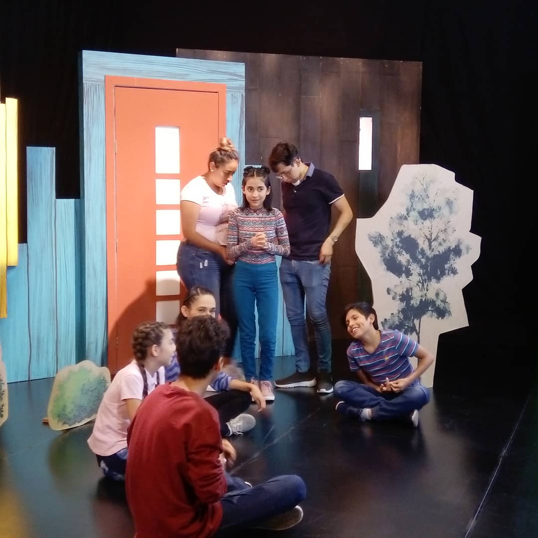 CastingJR's tweet photo. Grabación para TV Educativa @tveducativamx Bloque 3 de Teatro y Arte gracias a toda la producción de #FranciscoOchoa por sus atenciones y a los actores por su entrega y profesionalismo #SofíaCataño #GabrielAnguiano #DominicRaziel #SaraAnguiano https://t.co/RdpPHrHrNk