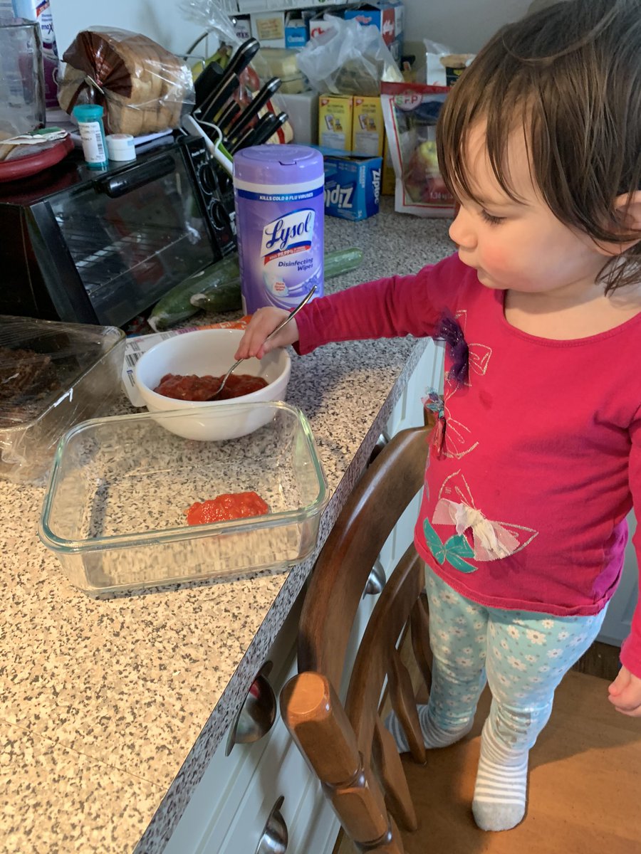 lilmiss_sask's tweet photo. I have a helper in the kitchen this evening, we’re cooking up Sante Fe chicken... she’s in cause of the sauce and rice. #learnemyoung https://t.co/P9b1r7I4Vx