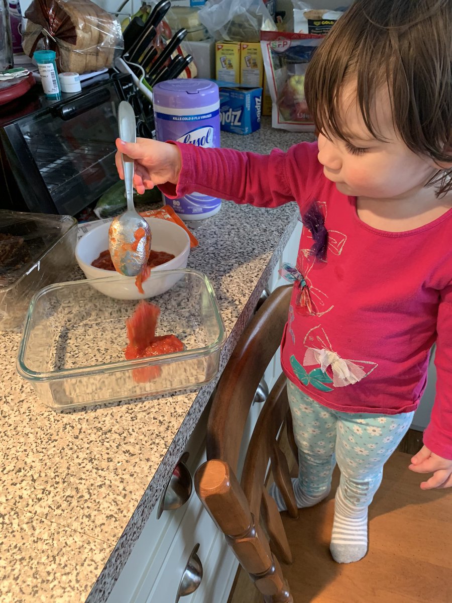 lilmiss_sask's tweet photo. I have a helper in the kitchen this evening, we’re cooking up Sante Fe chicken... she’s in cause of the sauce and rice. #learnemyoung https://t.co/P9b1r7I4Vx