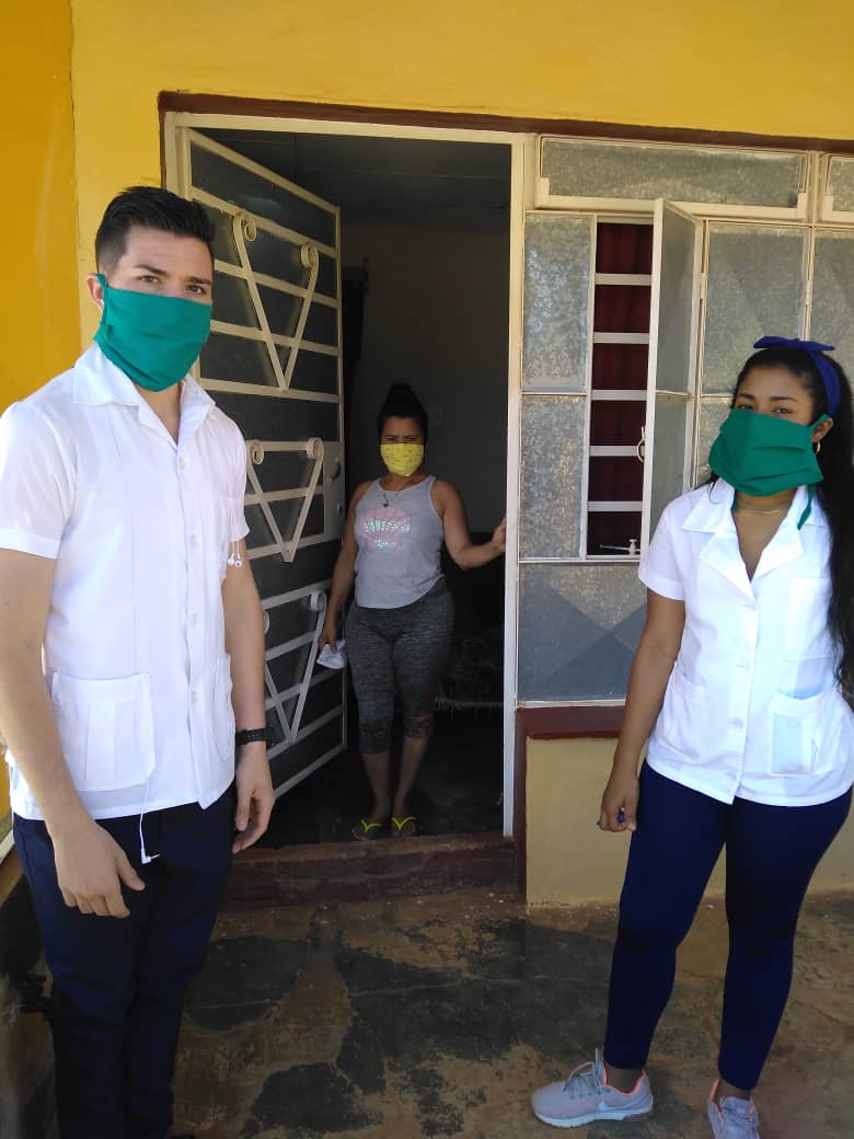 #SomosFEU | Nuestro Ministro de <a href="/MINSAPCuba/">Ministerio de Salud Pública de Cuba</a> el Dr. <a href="/japortalmiranda/">José Angel Portal Miranda</a> felicitó 👏👏 a los estudiantes de las Ciencias Médicas por su participación en la lucha contra la #COVID19 en #Cuba 
Cada día nos engrandece💪 nuestro aporte❤ sigamos sin pausa☝️👍