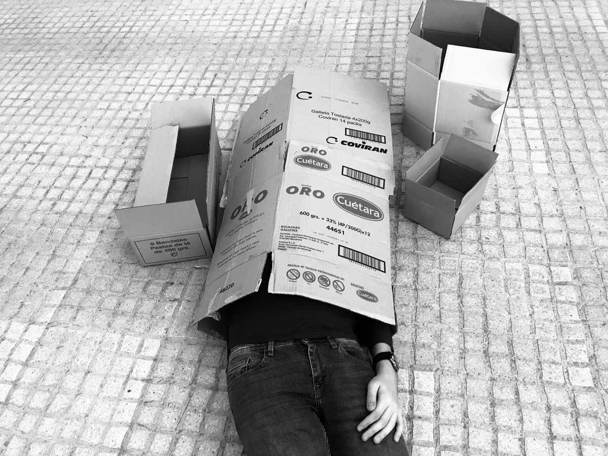 rute_mor's tweet photo. Boredom: The feeling of being trapped and stripped from choices. When we are told to #StayHome, our choices of entertainment diminish. We feel like someone made the choice for us. However, we can choose to stay, to be proactive and to do more. What do you do to not feel trapped? https://t.co/4tJNnrFfMg