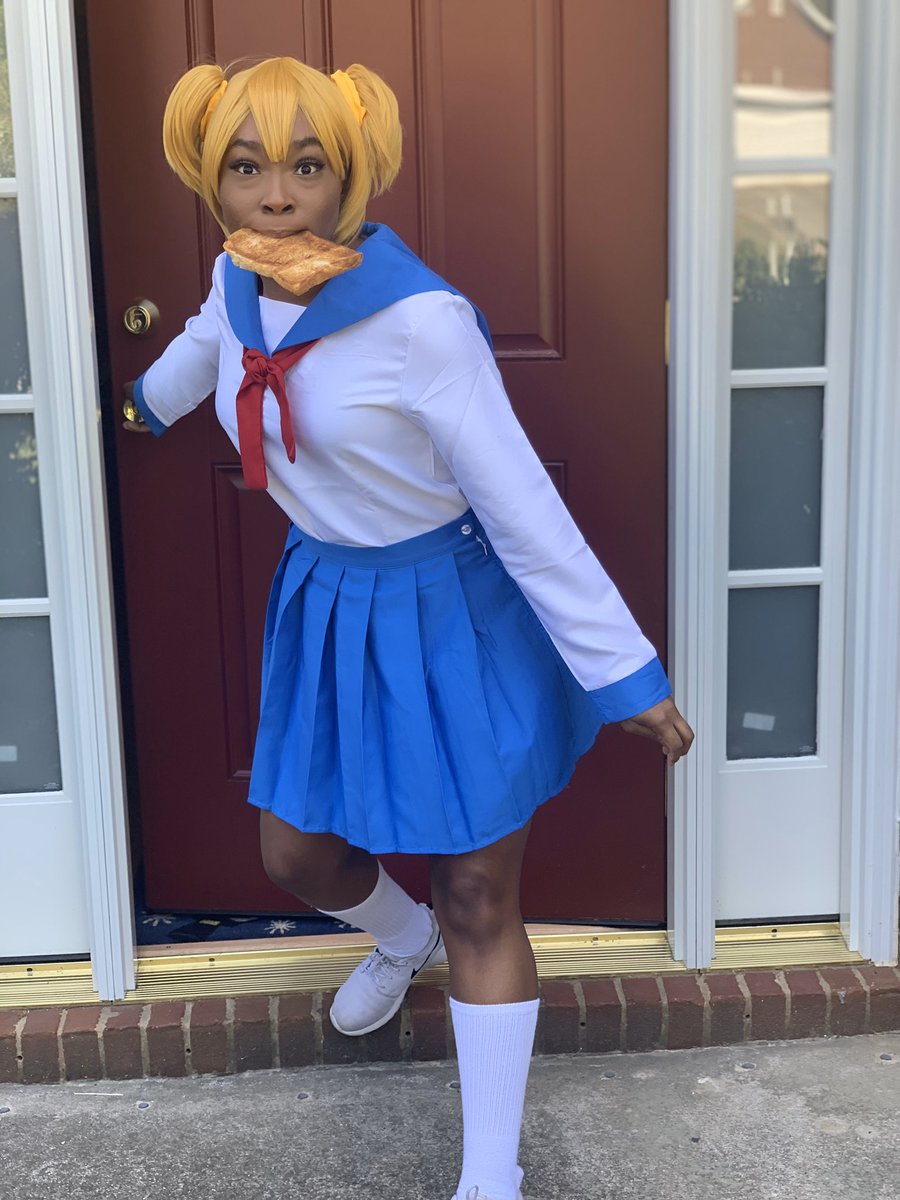 hitomichan's tweet photo. Oh no! I’m gonna be late! #breadcon2020 #breadcon https://t.co/OYB2NIAwlL