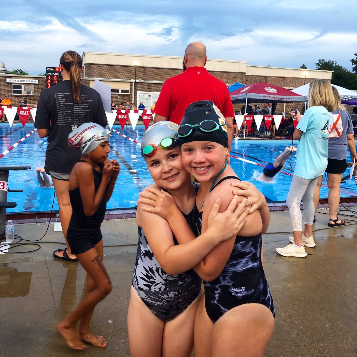 SSASwim's tweet photo. Ready to spend time with our best friends again!!!🖤💛🖤 #SSAFamily #ScottsboroSwimming #BeAnEagleNotAChicken https://t.co/a2GrIodWKP