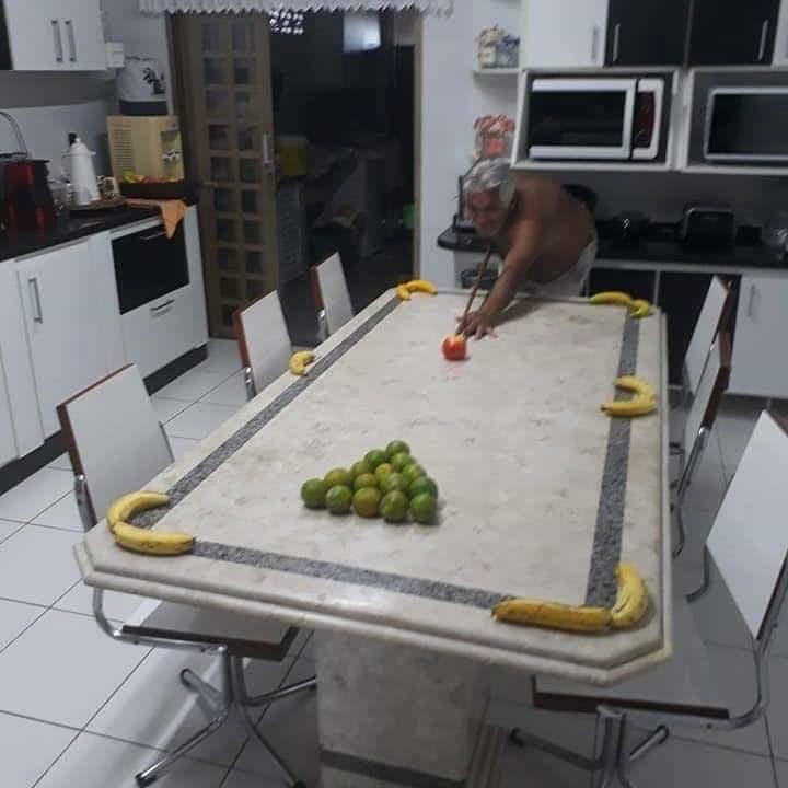 HumorPageBras's tweet photo. O jeito é jogar uma sinuca em casa mesmo...
.
.
.
.
#Piadas24Horas #Sinuca #MtvHitsDeMentiras #TotalmenteDemais #Jogar #OnzeMilhoesManuGavassi #BBB20 #PortaDosFundos #QueAula #MemesMundial #QuartaDetremuraSDV #GloboLixoDay #MamonasAssassinas #PepeMoreno https://t.co/tyGuNqNW8f