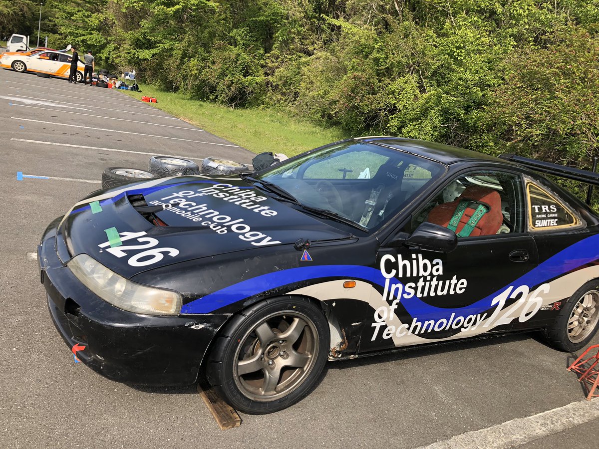 千葉工大公認 千葉工大自動車部 弊部pvに出てくるクルマ紹介 スターレット 30年くらい前の車なのに未だに元気 スーパーのセールに最速で行けるオバチャン車 だったとか 砂煙を上げながら走る姿はかっこいい 春から千葉工大 部活