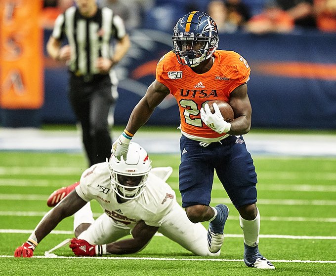 sugjj5's tweet photo. #AGTG BLESSED to receive an offer from The University of Texas at San Antonio 🤙🏽!!! Thank you @HunterRittimann @CoachTraylor @CoachWillStein !! https://t.co/02BK3ZrEvF