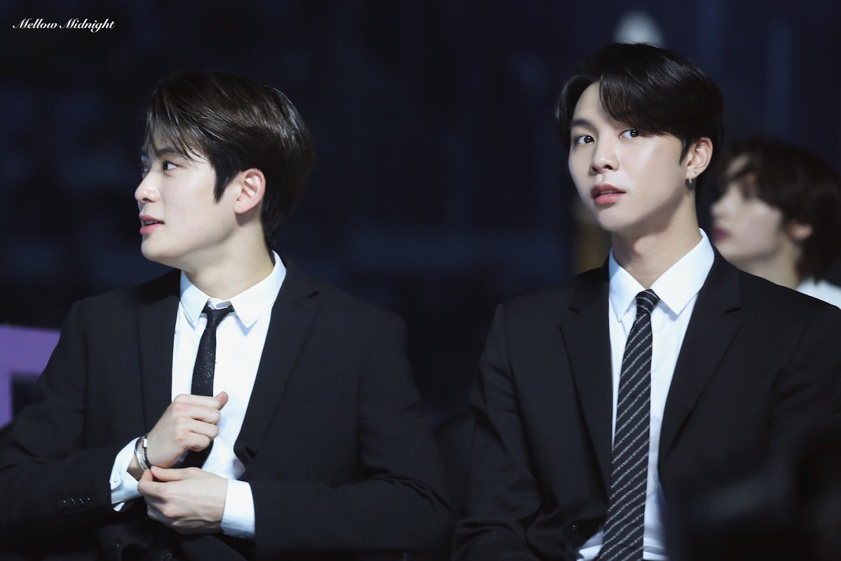johnjaepics's tweet photo. 191116 ㅡ V LIVE AWARDS
© mellow midnight https://t.co/Rzo6oAC4Pi