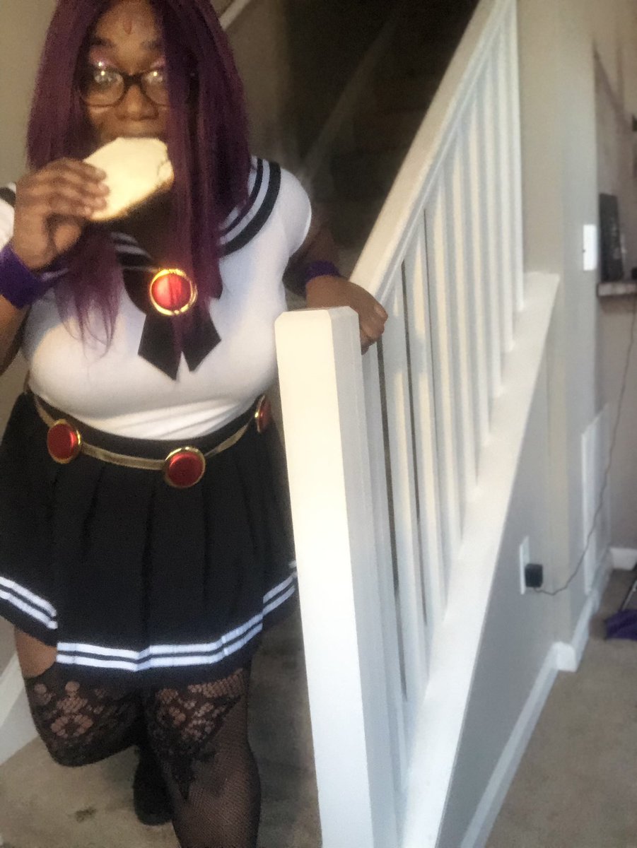 SailorLeone's tweet photo. I’m late I’m late! 🥺😅 #schoolgirlraven #breadcon #breadcon2020 
uniform @LittleforBig 
Wig @ArdaWigs https://t.co/xJtK7pH3RV