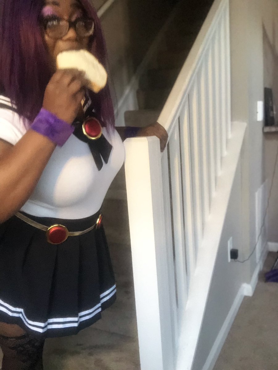 SailorLeone's tweet photo. I’m late I’m late! 🥺😅 #schoolgirlraven #breadcon #breadcon2020 
uniform @LittleforBig 
Wig @ArdaWigs https://t.co/xJtK7pH3RV