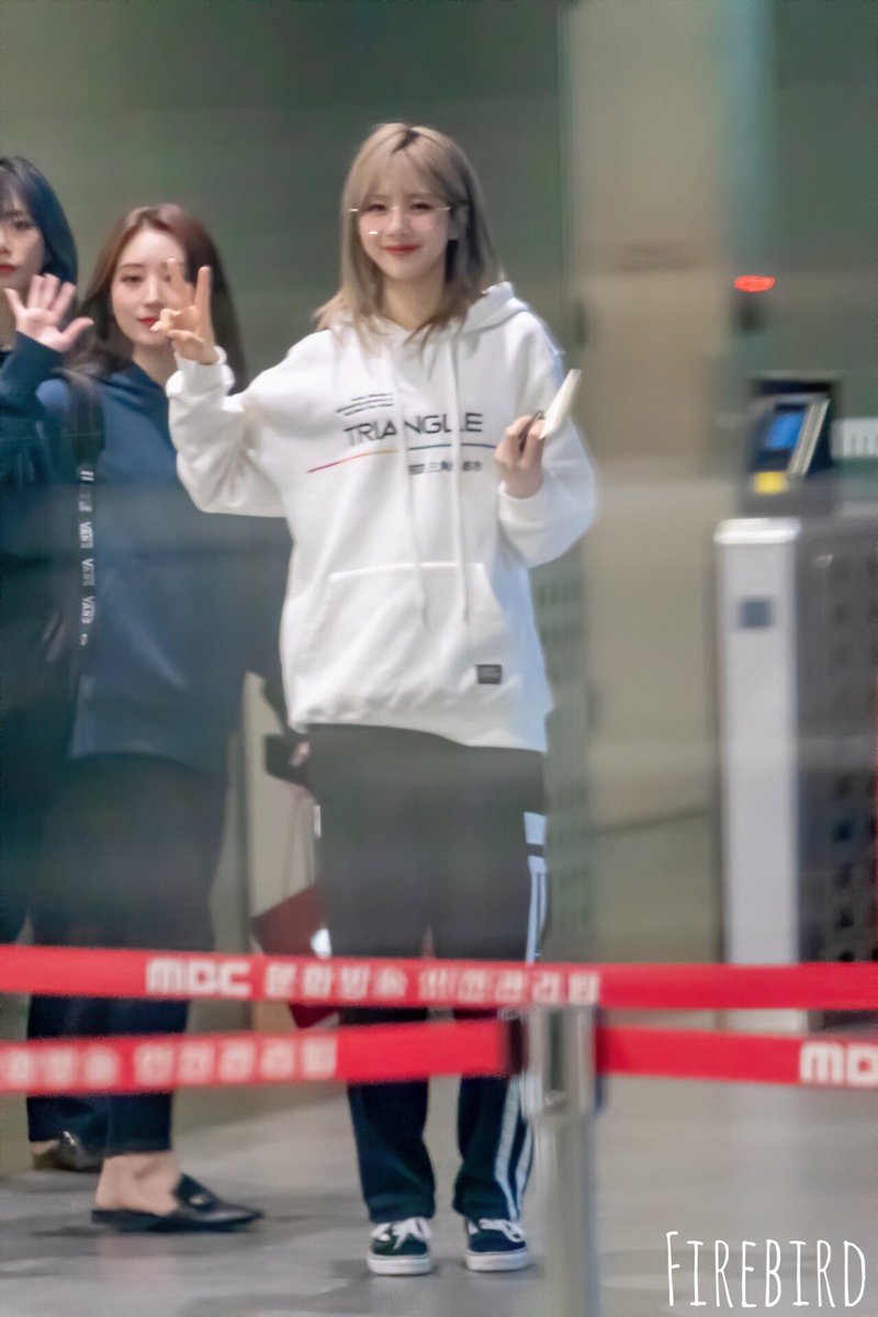 200401 아이돌라디오 퇴근 프리뷰

🐶✌️

#드림캐쳐 #Dreamcatcher
#유현 #Yoohyeon 
<a href="/hf_dreamcatcher/">드림캐쳐 Dreamcatcher</a>
