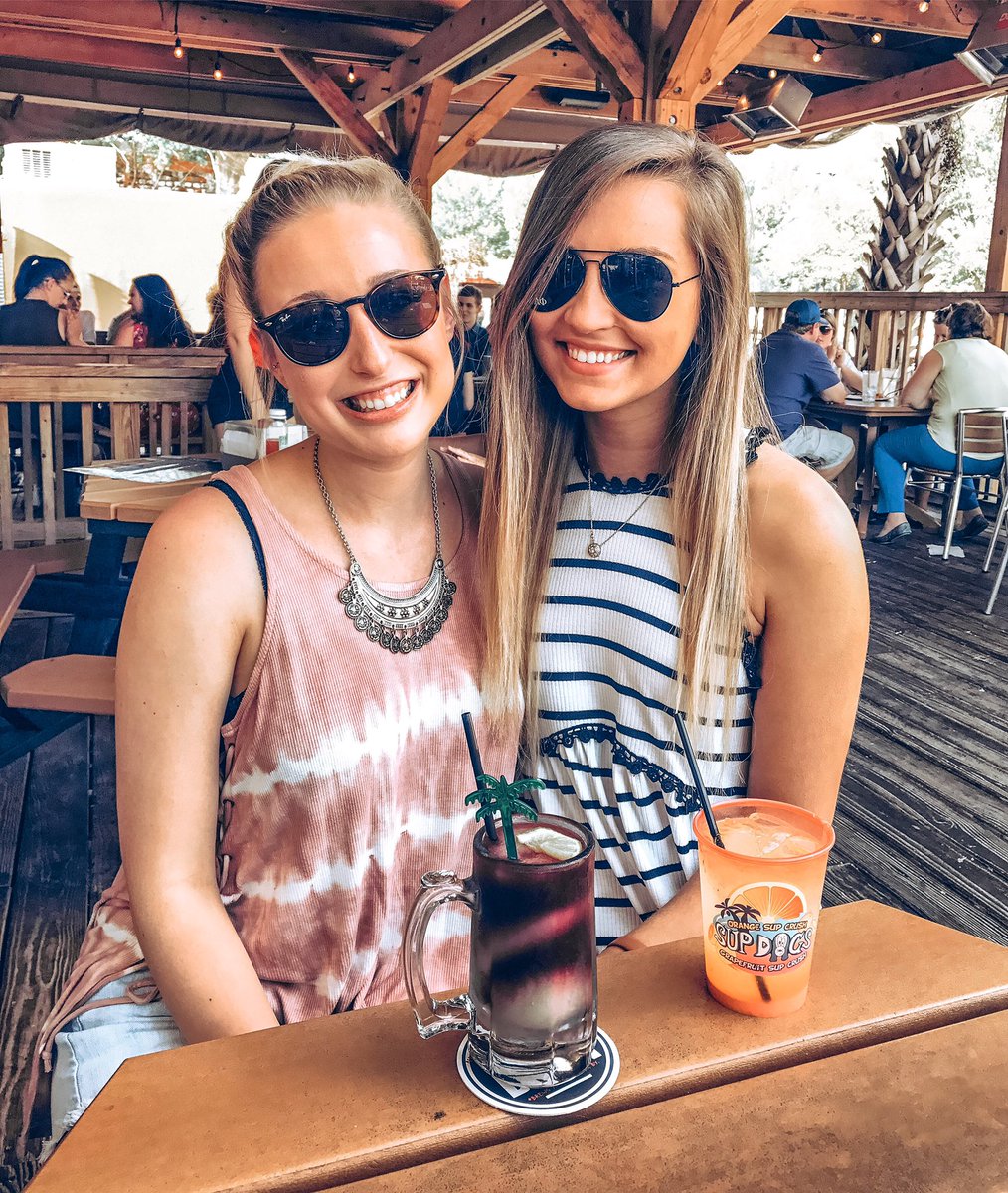 krystynakrez's tweet photo. VOTE FOR SUPS
#cheesytots #BarstoolBestBar #barstoolsupdogs https://t.co/pGZ0Qgi9ZJ