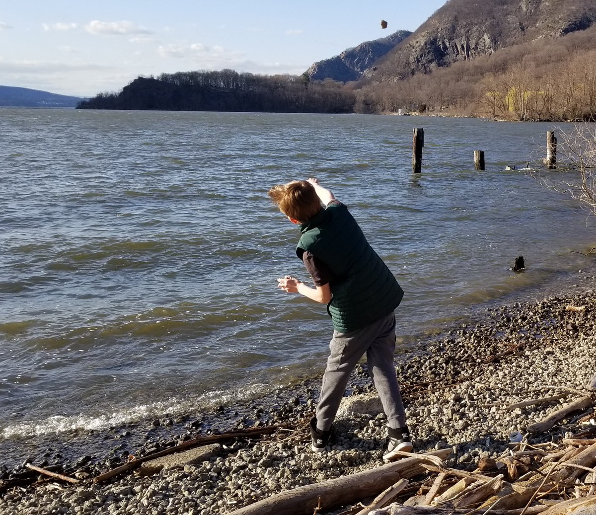 The student of @Haldane_Minds continue to amaze me. Another great day of photos most taking advantage of the sunny day. Keep it up. Big props to the 5th grade for our group Basket Challenge this morning #WeareHaldane <a href="/Cjjamin28/">Christine Jamin</a> <a href="/mseelke2014/">MaryAnn Seelke Ed.D.</a> <a href="/philbenante/">Phil Benante</a> <a href="/jjsniffen/">Julia Sniffen</a> @SimonDudar