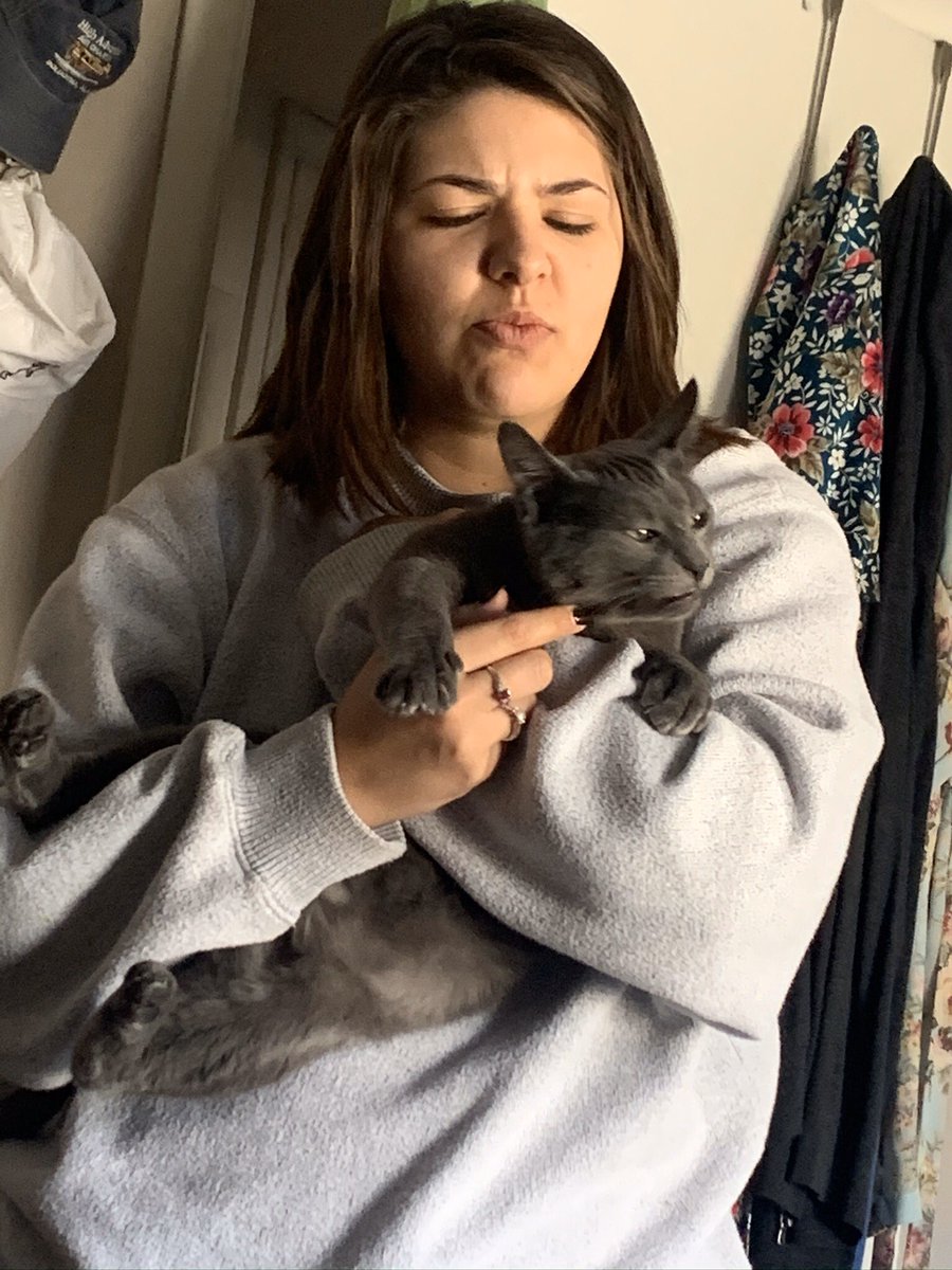 AlennMarie's tweet photo. When they tell me I have to stay inside with my cat for another month https://t.co/qItdE5rtLi