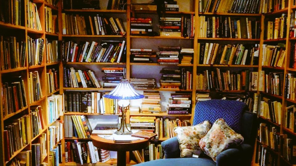 byPPsychology's tweet photo. -
Kitap bir limandı benim için. Kitaplarda yaşadım ve kitaplardaki insanları, sokaktakilerden daha çok sevdim.
Cemil Meriç
#KütüphaneHaftası2020 #EvdeKitapOkuyorum
#EvdeyimOkuyorum #56KH #56KütüphaneHaftası https://t.co/zl9wNHOY3P