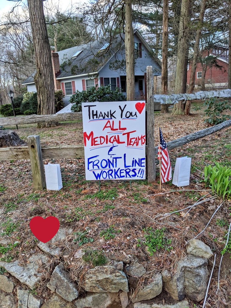 TeamFoxRunnerJR's tweet photo. #UniteWithLight Every Wednesday from today until the end of this pandemic we will light up the night with a candle or luminaries in honor of our medical teams and front line warriors in the battle against Covid19 !   I hope you will join us in recognizing these selfless angels! https://t.co/tq4s0jKx64
