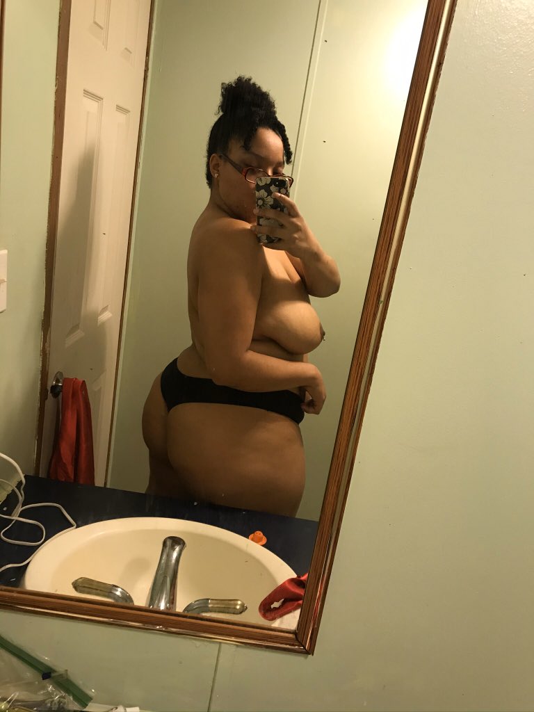 TW Pornstars - 2 pic. Redddmommie♈️. Twitter. @_QueenMaex @sixninewanna69  $4.20 subscriptions!. 11:47 PM - 1 Apr 2020