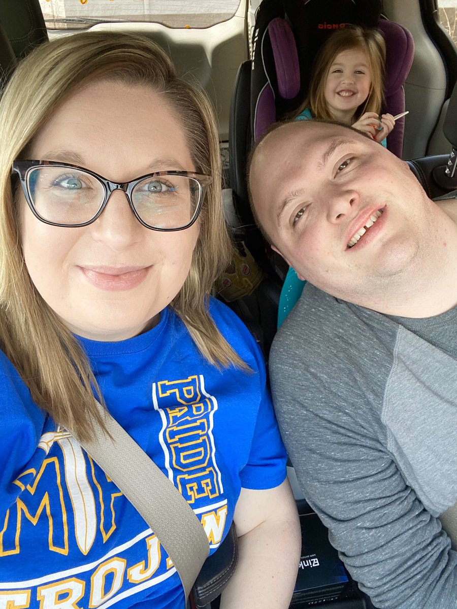 jspatrick13's tweet photo. It’s a great day to be a Trojan! It was wonderful to see all of our smiling students and their families! 💙💛 

It truly is a blessing to be a member of the #mtffamily! 

#mtfproud 💙💛💙 https://t.co/5wmTx2KquK