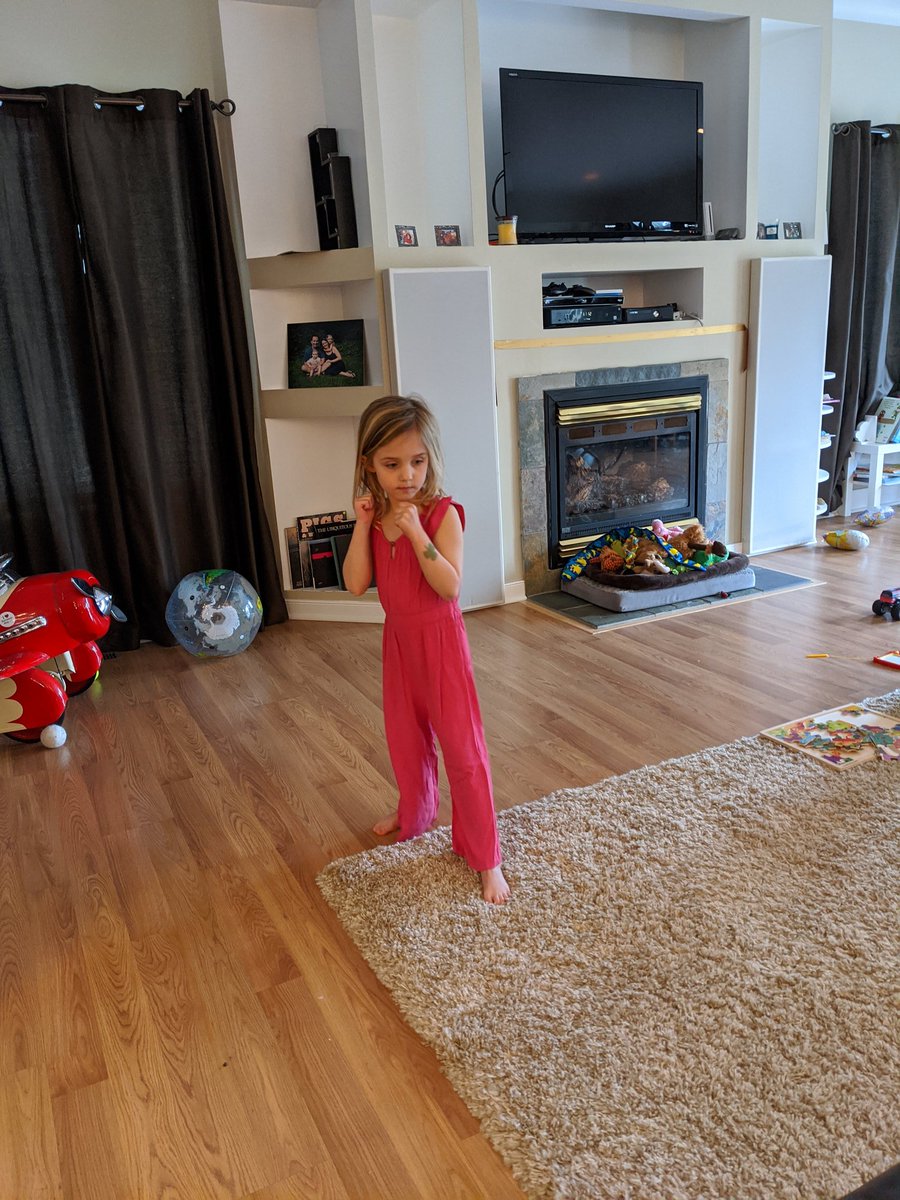 Piggirlee tweet media