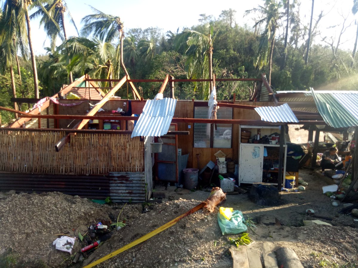 aiviemg's tweet photo. Lost our small home in December 25, 2019 and currently staying in 2x2 sqm room with parents and brother. Gladly no one was hurt from us just needed extra space to sleep in.  Hope you'll  notice us. Much love from Philippines 💓 https://t.co/N4DuIr9Y2u