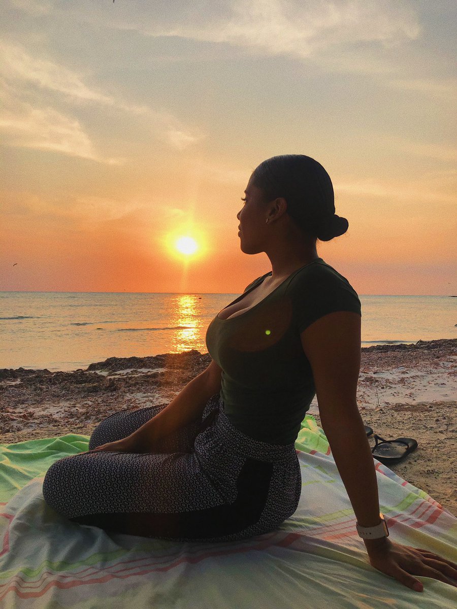sunsettcrystall's tweet photo. Mi a bay pafo paso sunset. https://t.co/gDRdTYFYUI