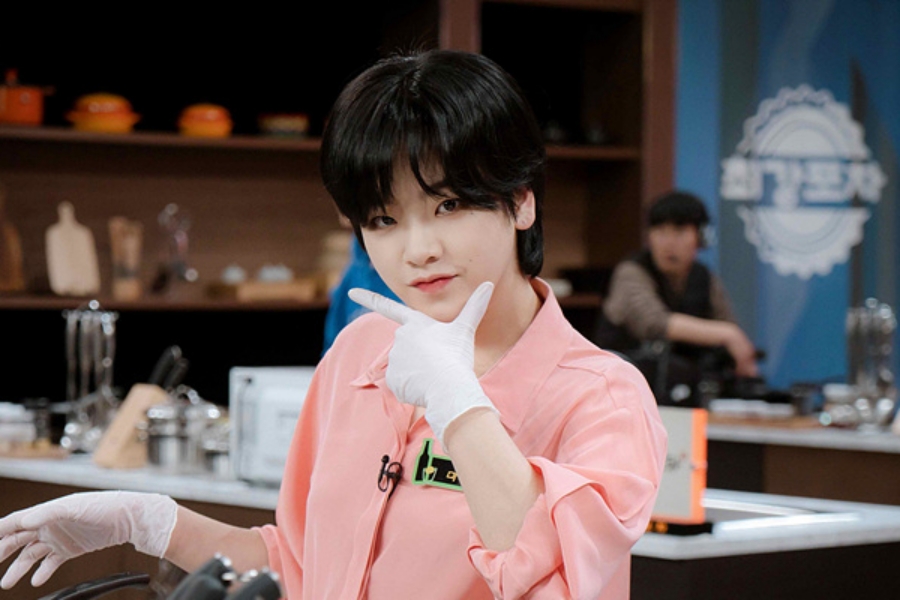 soompi's tweet photo. #LeeJooYoung Dishes On "#ItaewonClass" Cast's Over-Active Group Chat https://t.co/Govjkc3MJY https://t.co/ykXDdkMSkP