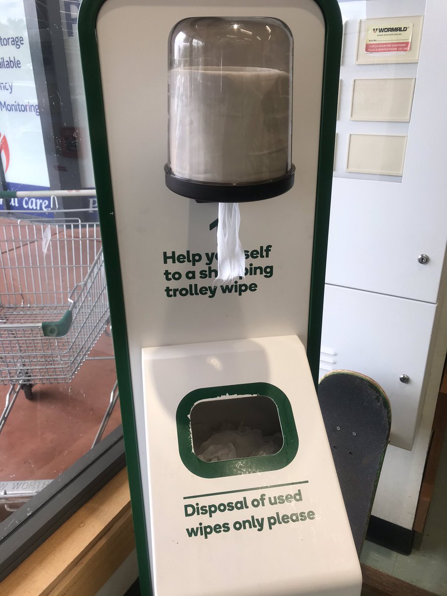 haoworks's tweet photo. Social distancing at checkouts in Woolworths AU. #BehavioralScience #socialbehavior #behaviordesign #servicedesign https://t.co/5Kg39ootOI