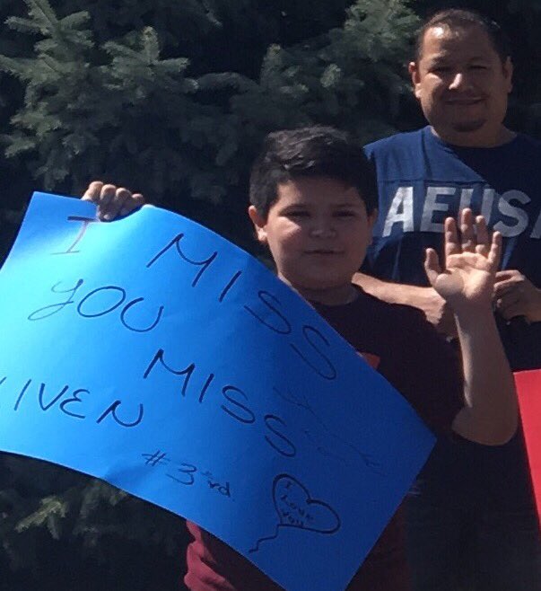 fisherbliven's tweet photo. Love you 3rd Graders!! My heart is full after our Morningside STEM Elementary Staff Parade!! My signs are staying on!! @MsideElemSCCSD #SSCSD #MissMyStudents #LoveYou3rdGraders https://t.co/8p4cZPqDoH