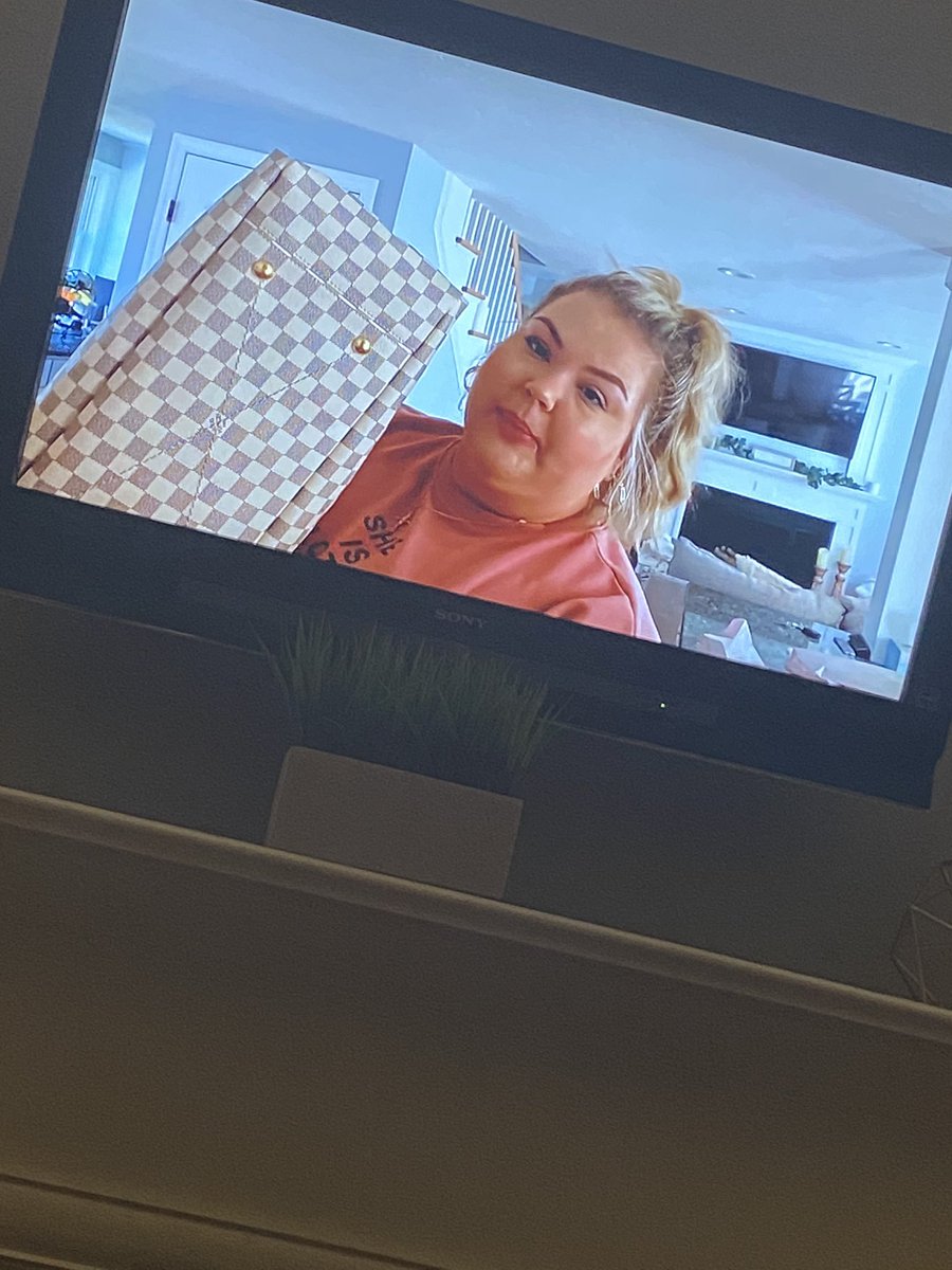 bridgetdoss's tweet photo. @alexandraairene Thank you for the extra, regular content during #CoronavirusUSA #coronavirusquarantine 💕💕💕 https://t.co/7FiVgUWWGn