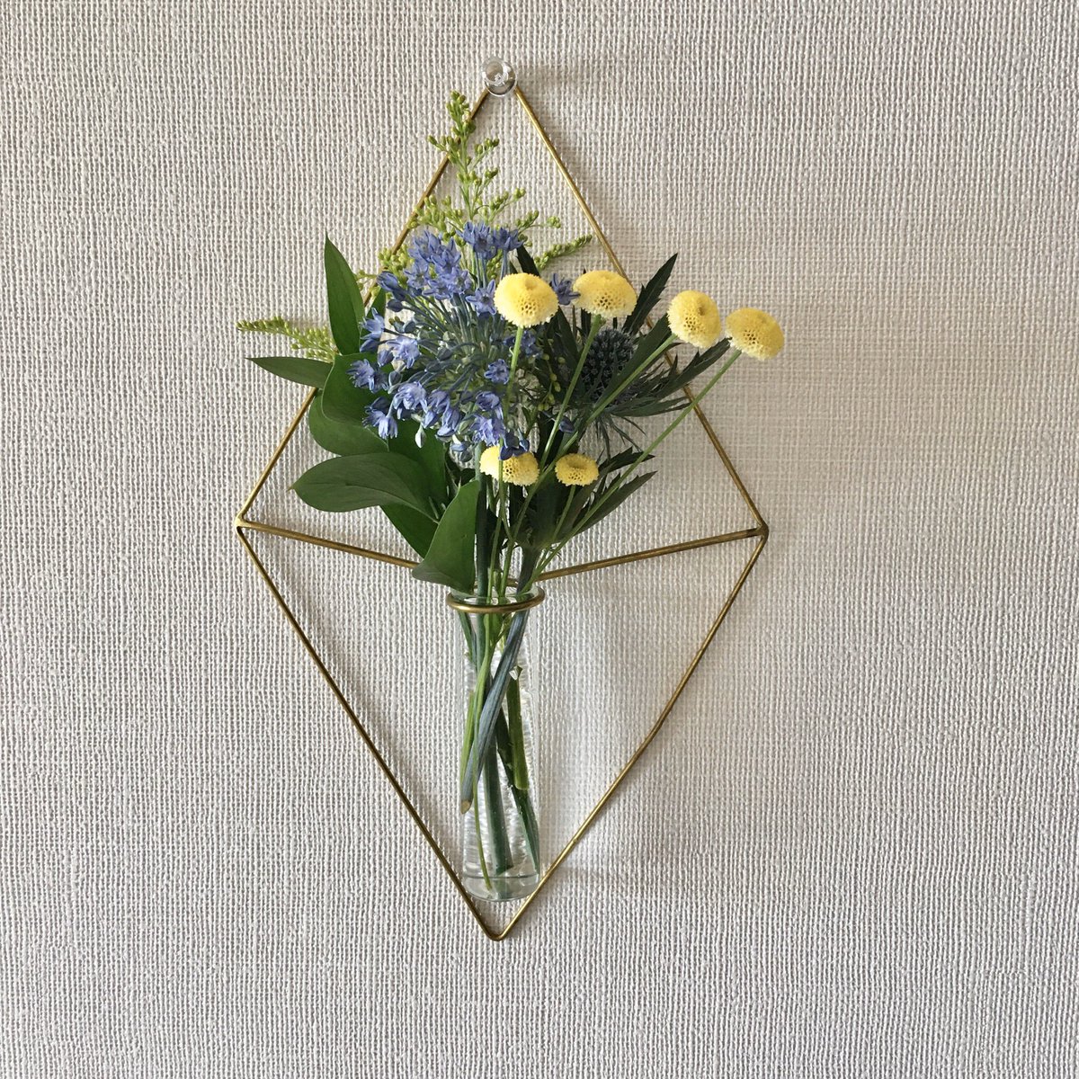 𝕊𝕒𝕆𝕣𝕪𝕫𝕒𝕖 Twitterissa お花届いた お花のチョイスも梱包も全てセンス良くて大満足 花瓶にもぴったりだった これはおすすめ Flower かわいいお花がポストに届く 2週間に1度の定期便 T Co Amsnpolt1t 注文時に招待コード Nhp2 を入力すると