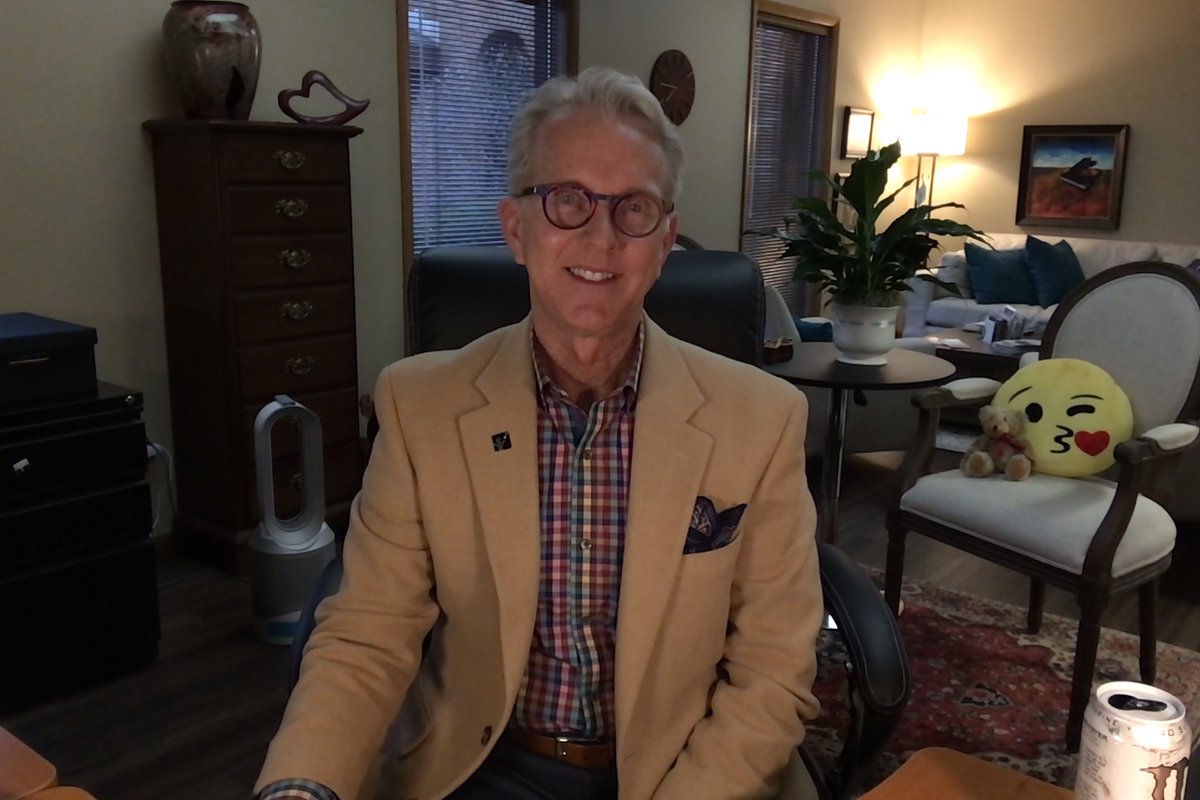 Maestronance's tweet photo. No fooling folks…my Day 19 musical offering is out on Facebook…tune in for a piece of peace.  Take Heart and Be Well. https://t.co/yHOqSZtRA9.  #StayCalm #TakeHeart #BeWell #AloneTogether #Quarantunes https://t.co/ADdk7KYYLI