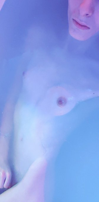 The bath is draining and I don't wanna get out https://t.co/aGtnPLUH7w<a href="/tag/bdsm"class="tags"><span>#bdsm</span></a><a href="/tag/tgirl"class="tags"><span>#tgirl</span></a><a href="/tag/tgirlselfie"class="tags"><span>#tgirlselfie</span></a>