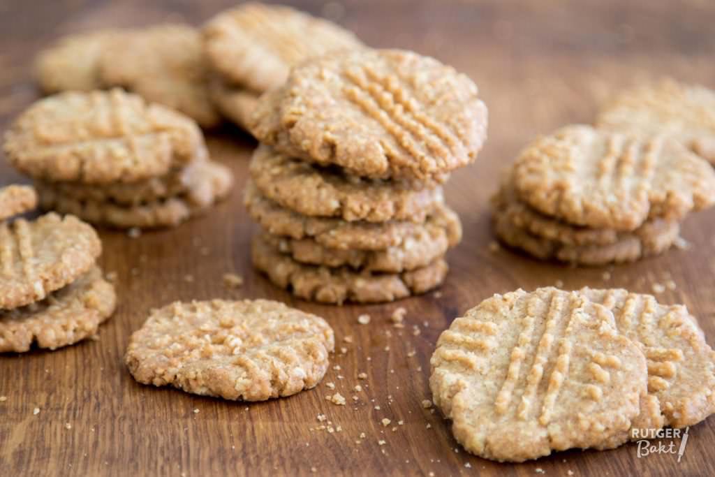 June Hoogcarspel (@junenhradio) on Twitter photo Hoe maak je deze heerlijke koekjes? Iedere donderdag 9:35 <a href="/rutgerbakt/">Rutger Bakt</a> met een recept! #nhradio #88.7/88.9fm Hoe maak je deze heerlijke koekjes? Iedere donderdag 9:35 <a href="/rutgerbakt/">Rutger Bakt</a> met een recept! #nhradio #88.7/88.9fm