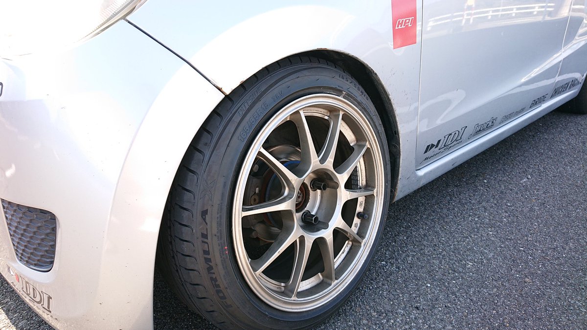 erierieri_p's tweet image. FRミラのタイヤをハイグリップのENZOからFORMULAXに変えてもらったのでグリップしなくて乗りやすい～😊✨

#VITOUR
#FORMULAX
#FRミラ