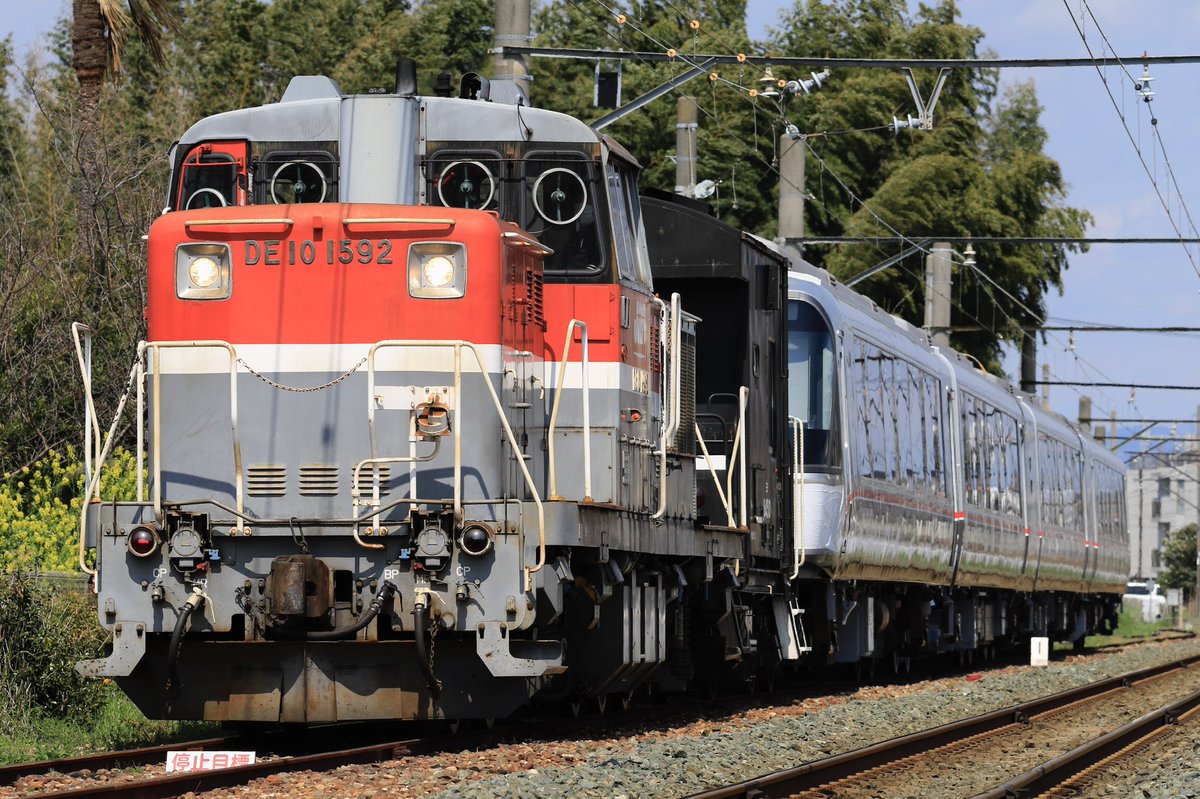 Tynpn 4 2 9774ﾚ De10 1592 小田急形 f 甲種輸送 この間出場したexeaのもう半分の甲種でした 担当は旋回窓 逆ｴﾝﾄﾞで人気の1592号機