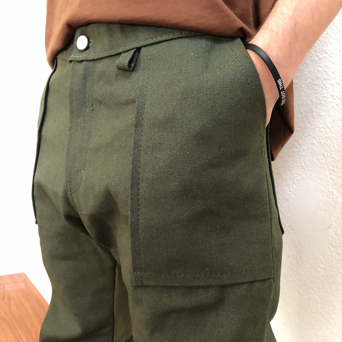 BrokedownBash's tweet photo. Cargo-less Cargo Pants
14.5 oz Japanese Selvedge Denim
With Contrast Saddle Seat https://t.co/O4Og9rDci2