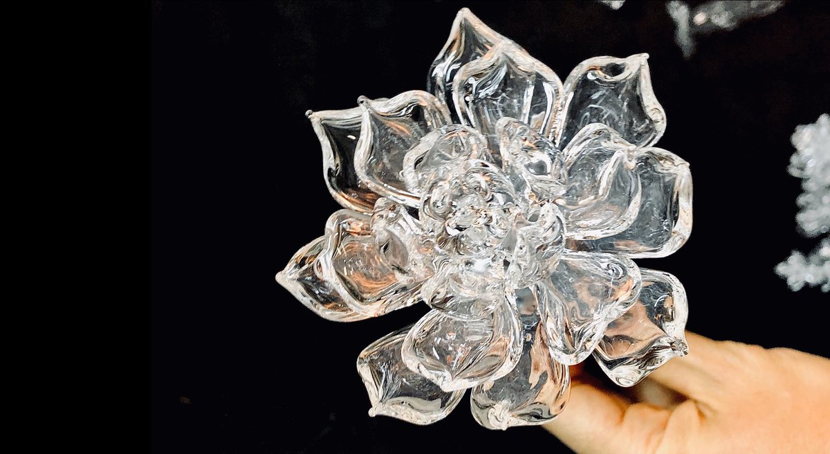 Utsusemi Glass Sculpture プリプリ多肉植物を色々作るよ もう1層追加したいけどバランスと大きさを考えてこれで完成 中空ガラスの葉だと隙間を思うように詰められずスカスカ気味 1個目と比較するとこんな感じ 多肉植物 Succulent Flower Utsusemi Glass Sculpture プリプリ多肉植物を色々作るよ もう1層追加したいけどバランスと大きさを考えてこれで完成 中空ガラスの葉だと隙間を思うように詰められずスカスカ気味 1個目と比較するとこんな感じ 多肉植物 Succulent Flower