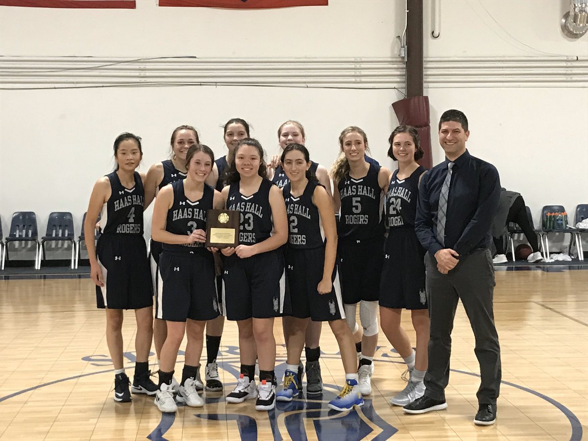 CoachMalashock's tweet photo. I have been challenged by @CoachRogers_. You have 24 hours to respond, or (and?) you donate $20 to local charity. Then, nominate four coaches. You have to post a pic (or four?) of you coaching. Great memories! I nominate @coachsjeffrey, @ScottMoore23, @Oakdale_GBB &amp; @vaught_cody https://t.co/OKe5ZcEX0t