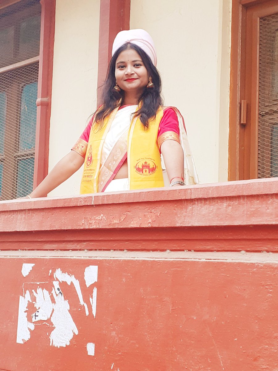 NehaPan50743807's tweet photo. #Convocation2019
काशी हिन्दू विश्वविद्यालय ❤
Graduation memories https://t.co/EAw96ezf73