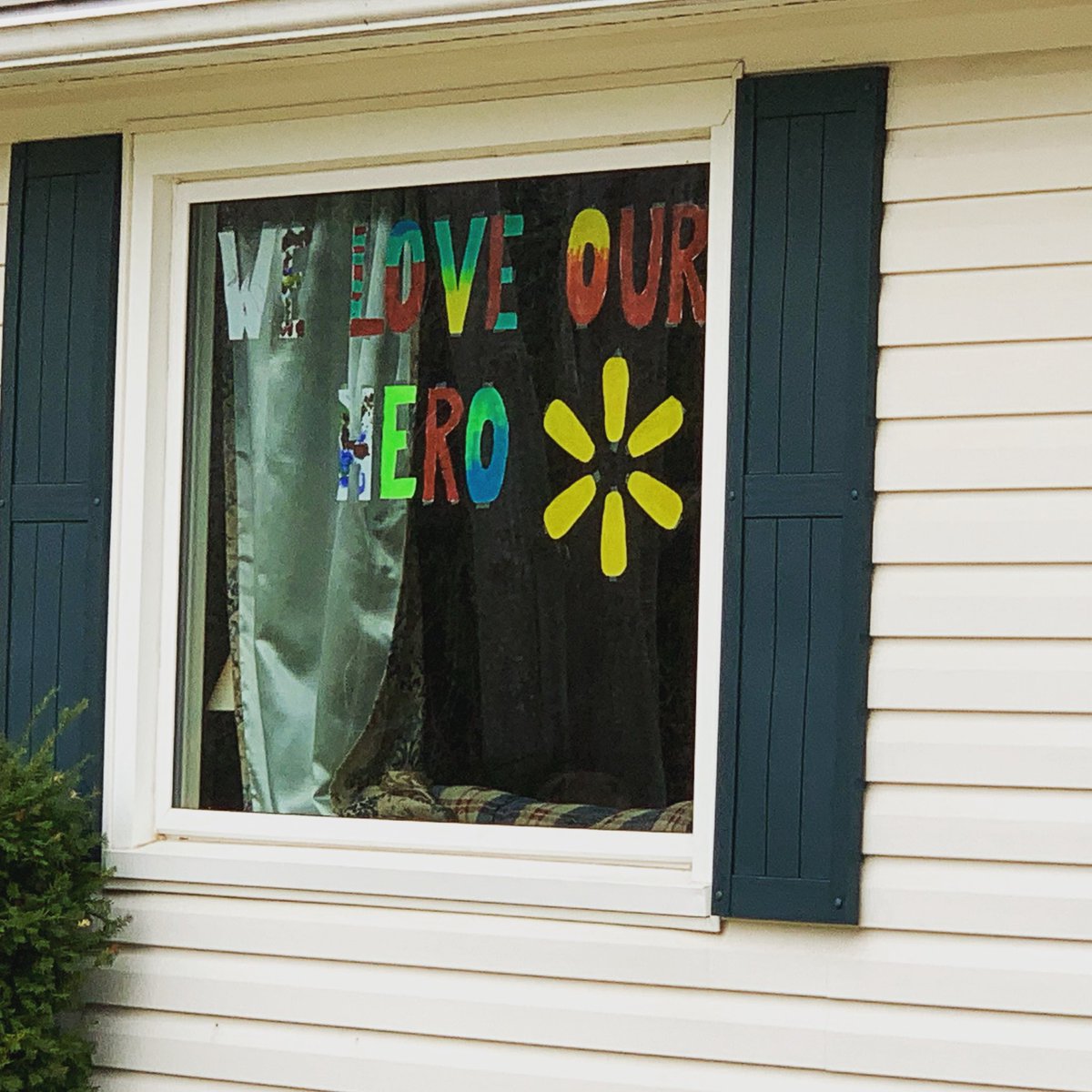 BMichaelJr's tweet image. This was a great surprise when I got home today!!! Thanks @marymichaeljr and the kids for making me feel special after a long week!!! #walmartstrong #peaceinthemidstofcrazy