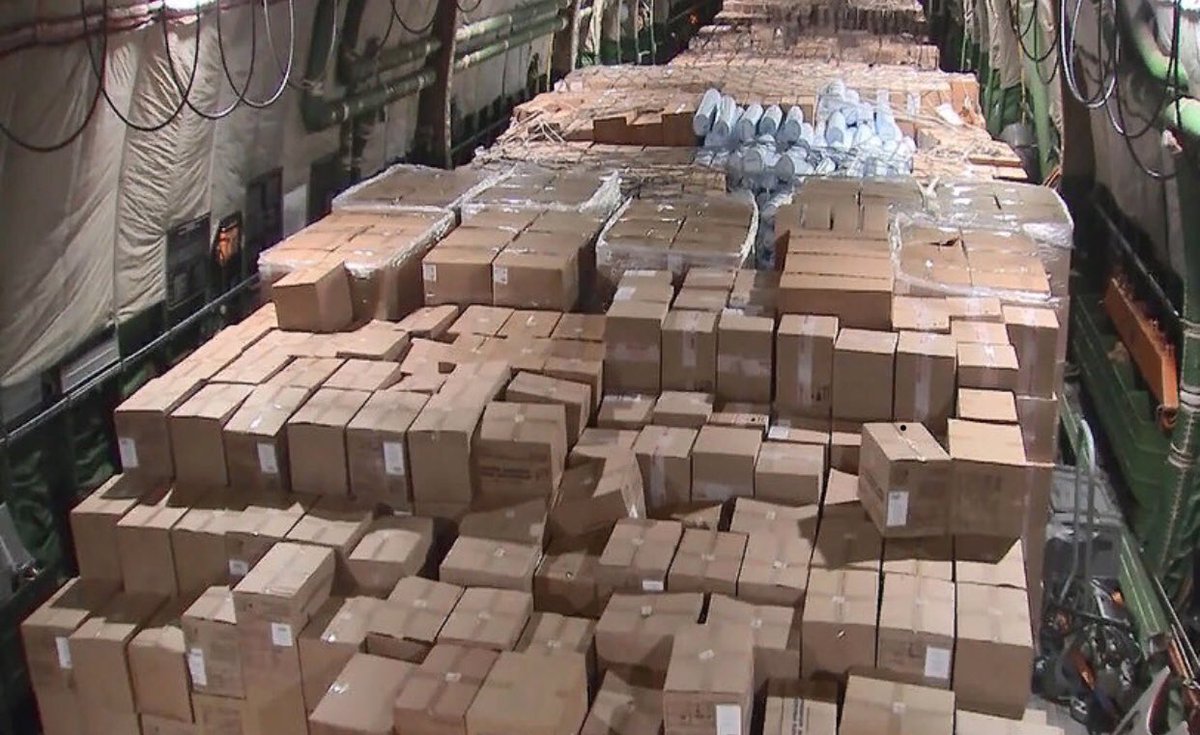ErikaAraujoMX's tweet photo. ¡Fluye el apoyo internacional para curar vidas! Llega ayuda humanitaria de Rusia a Estados Unidos, productos sanitarios y equipamiento médico. https://t.co/DFQQYcGypW