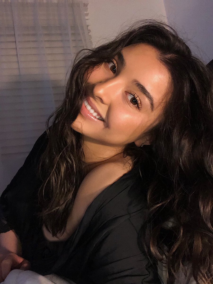 _kbusby's tweet photo. day 15 of quarantine: dyed my hair🙆🏻‍♀️ https://t.co/BGiTzciqaZ