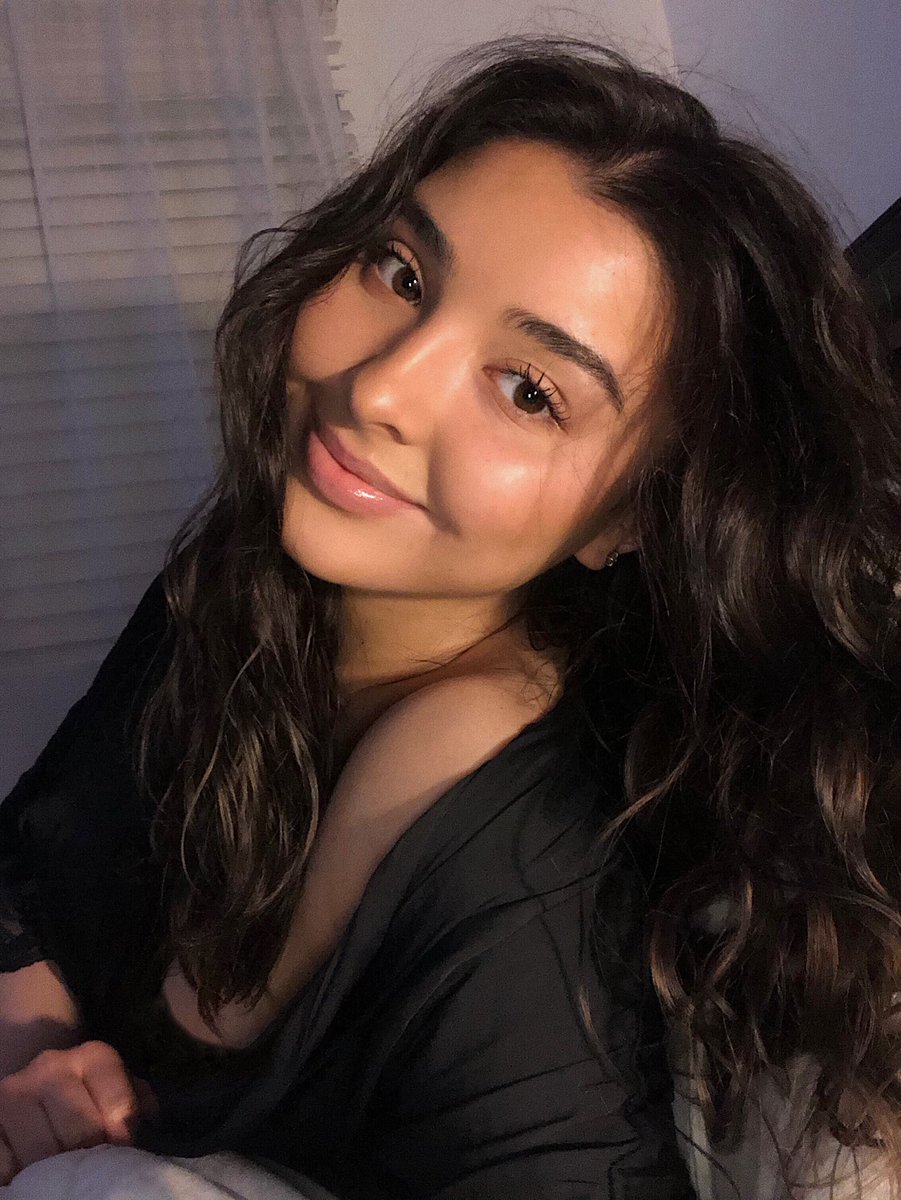 _kbusby's tweet photo. day 15 of quarantine: dyed my hair🙆🏻‍♀️ https://t.co/BGiTzciqaZ