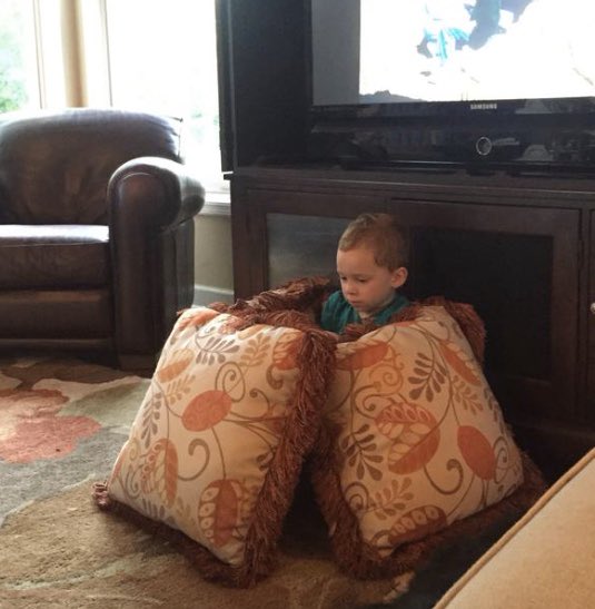 AlanGibson71's tweet photo. My daily routine during quarantine as told by @gavinthomas https://t.co/q2lDvVwXtA