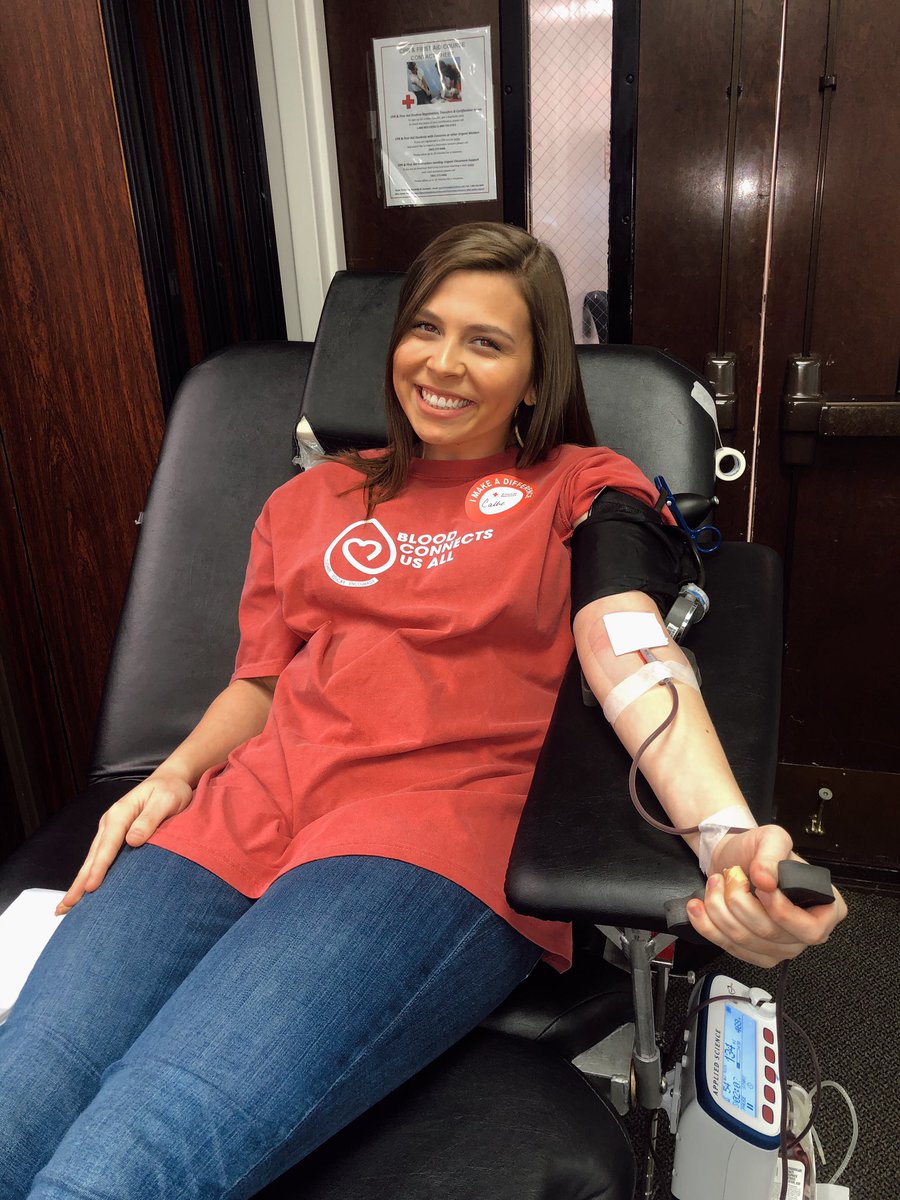 callie_farrell's tweet photo. Many blood drives have been canceled due to COVID-19, but the need for blood in our world never stops! I promoted my Social Impact Initiative, Blood Connects Us All, today while donating blood at the American Red Cross in Columbia🩸 #bloodconnectsusall #sleevesup https://t.co/Cp0Wk1kpfg