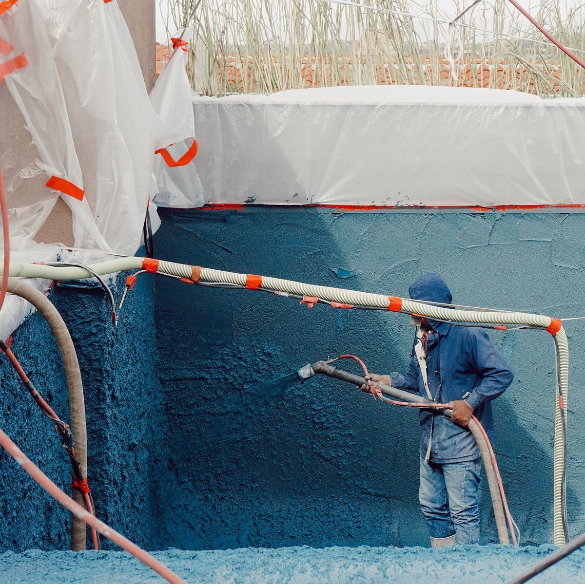 LiquidEvolution's tweet photo. Interior Finish Day at our #EchoCanyonPool! We’re all anxious to see this pool complete and ready use! https://t.co/PF3ZgtiF9d #LiquidEvolutionPools #luxurypool https://t.co/D9rPoYcZlT