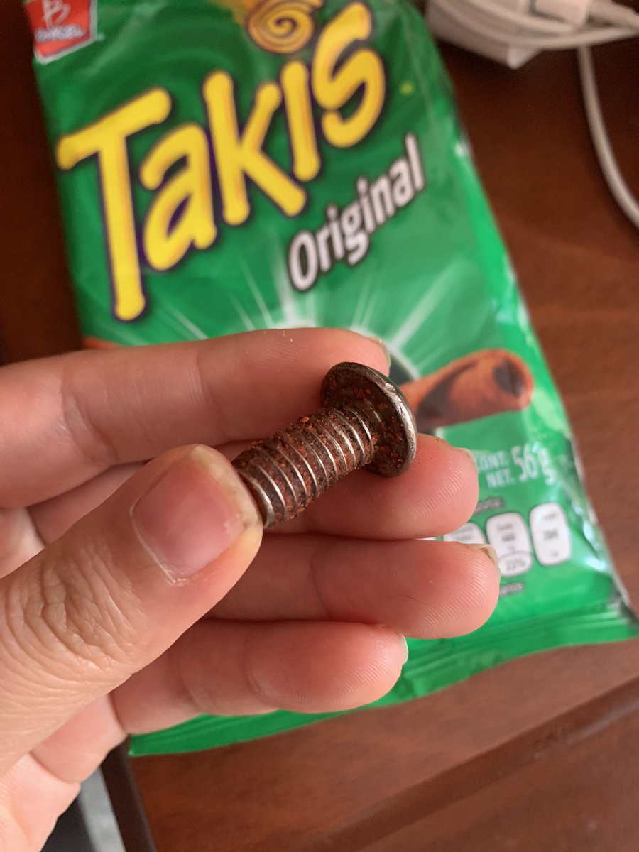 ed_reyesh's tweet photo. @BarcelMx se les zafó un tornillo por si lo están buscando yo lo tengo @TakisMx @COFEPRIS una revisión a sus máquinas no estaría mal https://t.co/c0UY2seADR