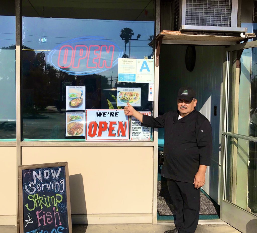 jlzzyy's tweet photo. hey peeps!So with COVID-19 my dads sales have gone down about 60% and to be honest we are struggling. I feel really powerless during this time but the only thing i can ask is for you guys to support your local businesses like ours!Pls RT to spread the word 🥺 https://t.co/jpZPDJ4CZA
