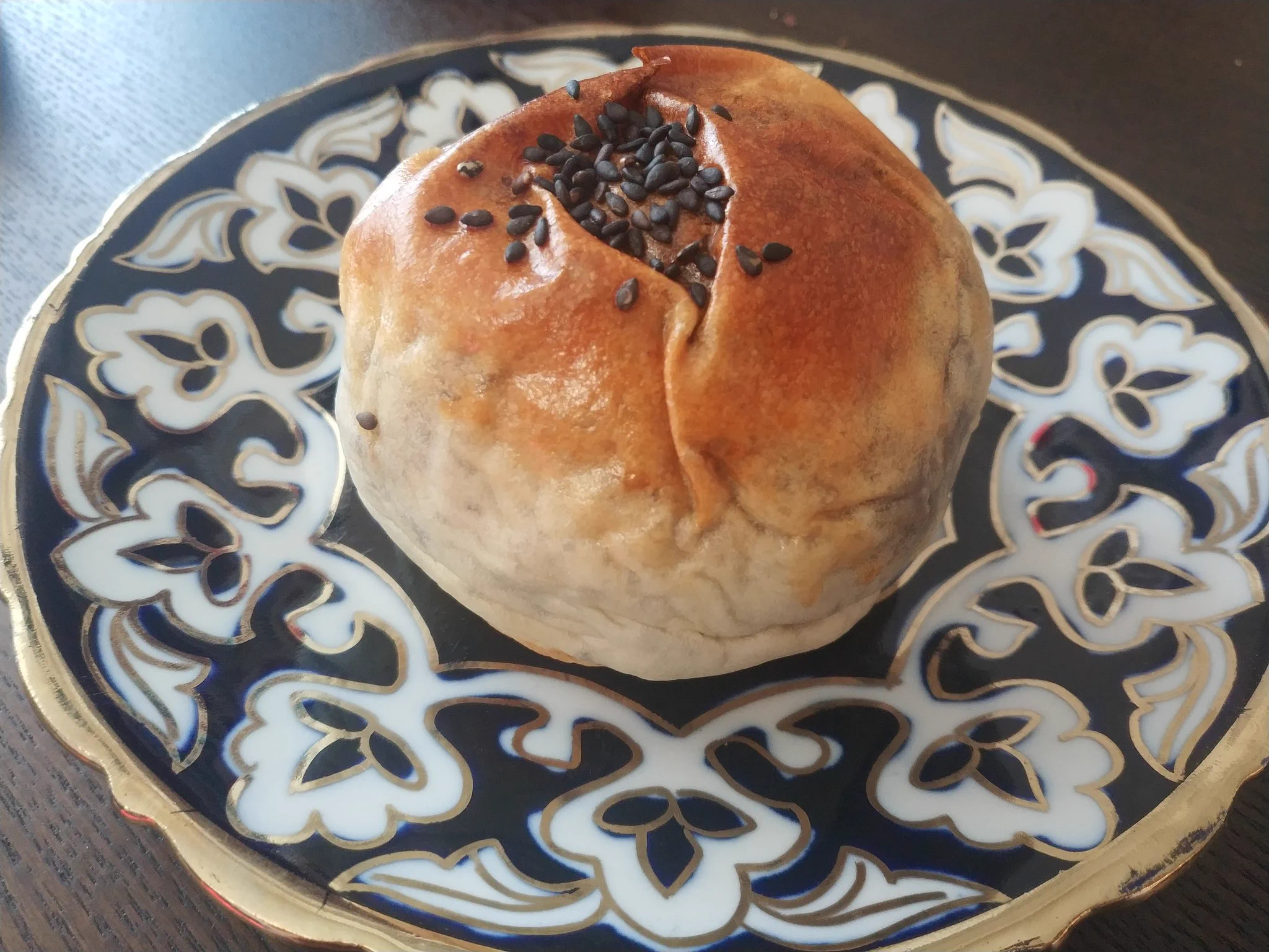 あんこの塊？薄皮あんぱんの中身がほぼあんこwww