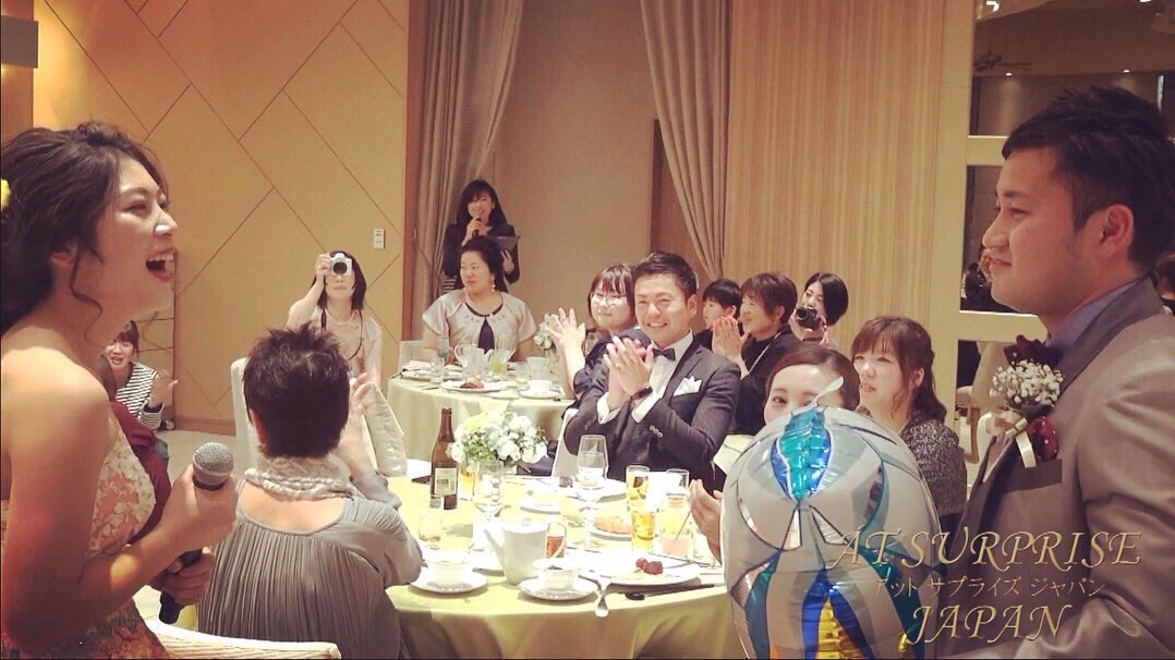 atsurprisejp's tweet photo. 先日のフラッシュモブのご様子です☆
 
今回はご新婦様とご友人様からご新郎様、ゲストの皆さまへのサプライズフラッシュモブ♪
 
プローポーズでご新郎様にサプライズを仕掛けられたということでサプライズ返し☆彡
 
新郎様もとてもびっくりされていらっしゃいました♪
 
https://t.co/KN9gK8t35P https://t.co/mouueaZsQl