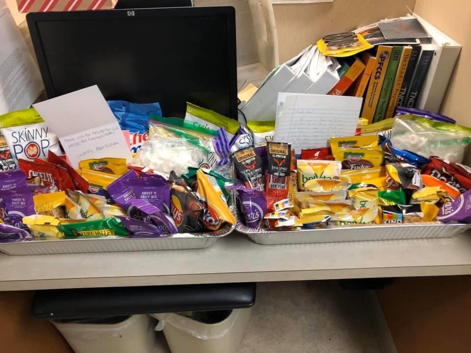 Hboline_'s tweet photo. It’s like freshman-15 except now it’s COVID-19 because all of us nurses/doctors/techs are going to put on 19 pounds from the amount of food people bring us. #COVID19 https://t.co/Dfm75ylao0